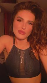 Миниатюра Индивидуалка Беатрис Железнодорожный Фотография 