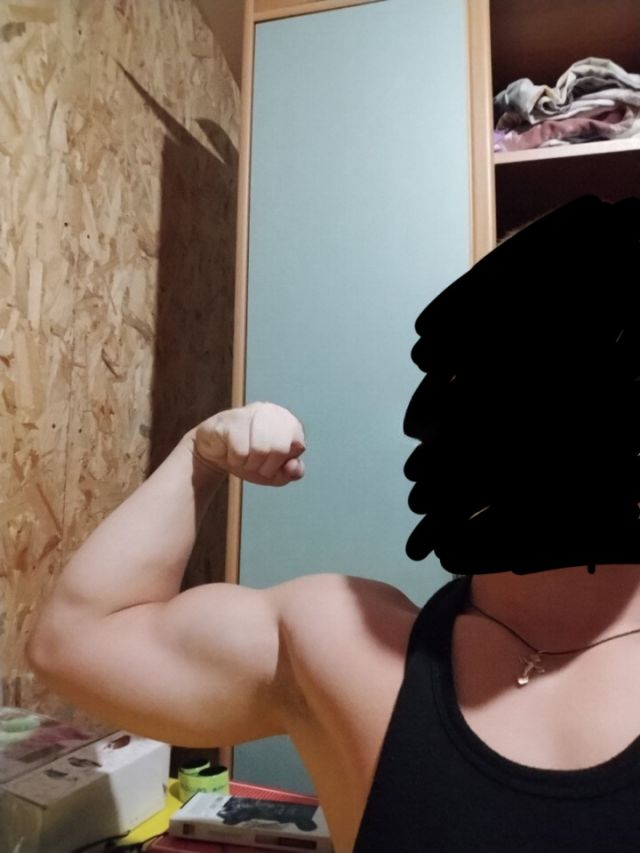 Мужчина Дмитрий Нахичевань